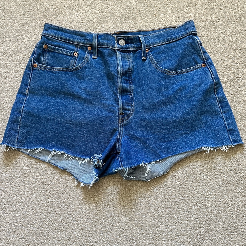 Levi cutoffs-NWOT Levi’s 501 Denim Jean Shorts Size 31